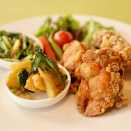 鶏のからあげ+惣菜二品