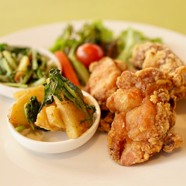鶏のからあげ+惣菜二品