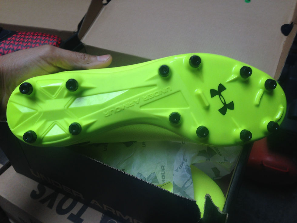 Miniatura: Tenis UA del #9