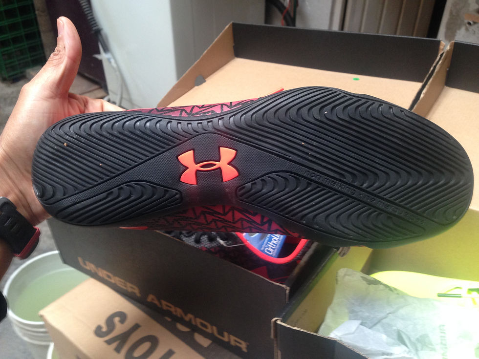 Miniatura: tenis UA del #9