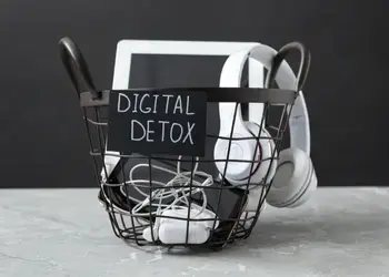 Digital Detox- sleeping peacefully for better weight loss and recovery