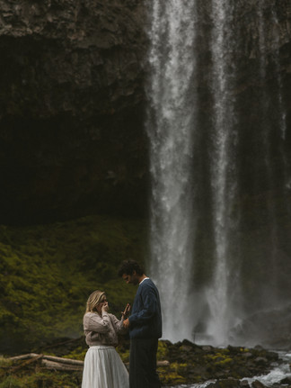 A girl's reaction being proposed to as a romantic proposal idea
