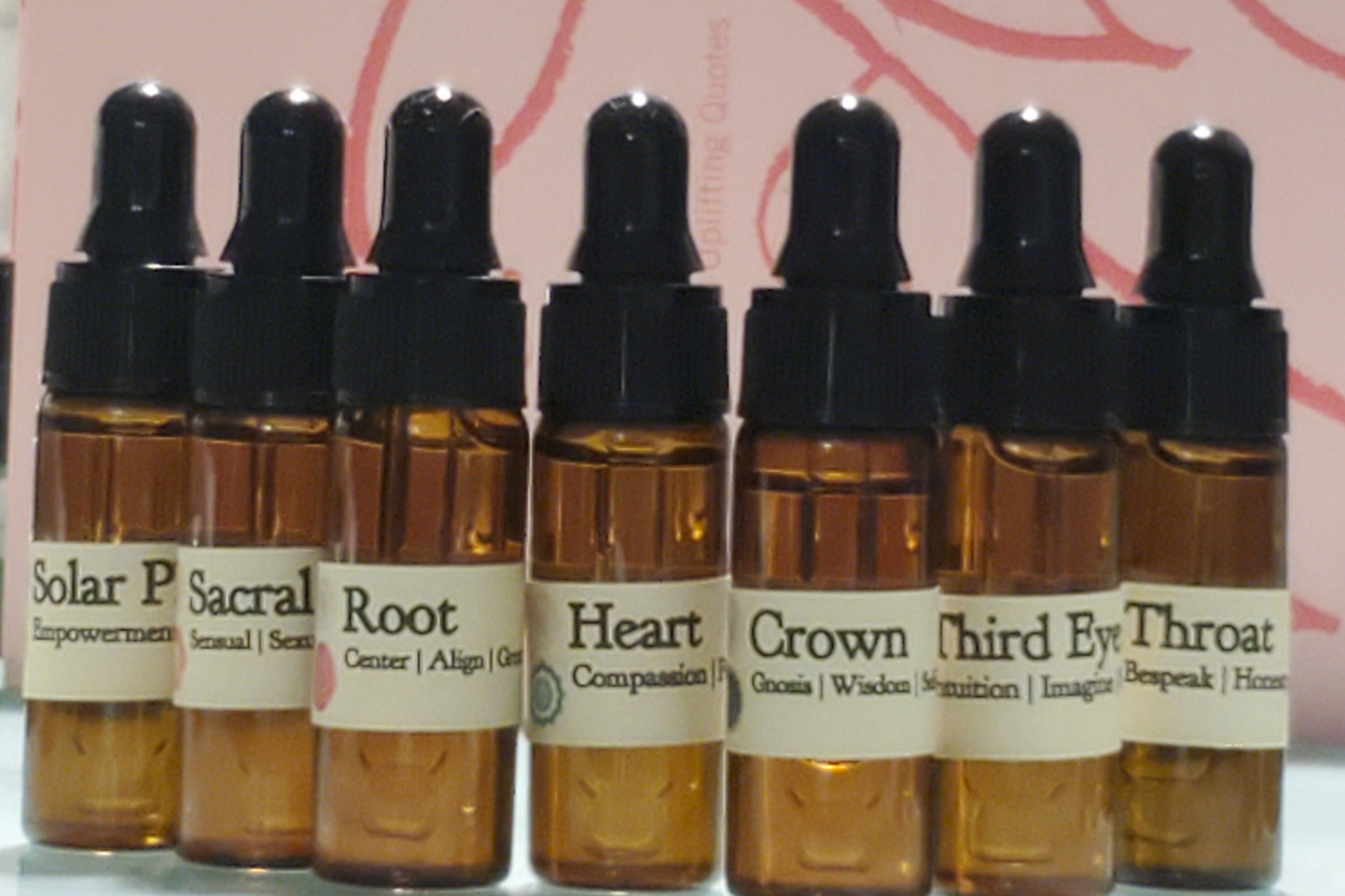 Our organic Chakra Balancing+ set is perfect for those who want to achieve balance and alignement throughout the meridian sys