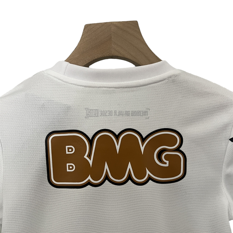 Thumbnail: Retro Santos  Home Kids Kit 2012/2013