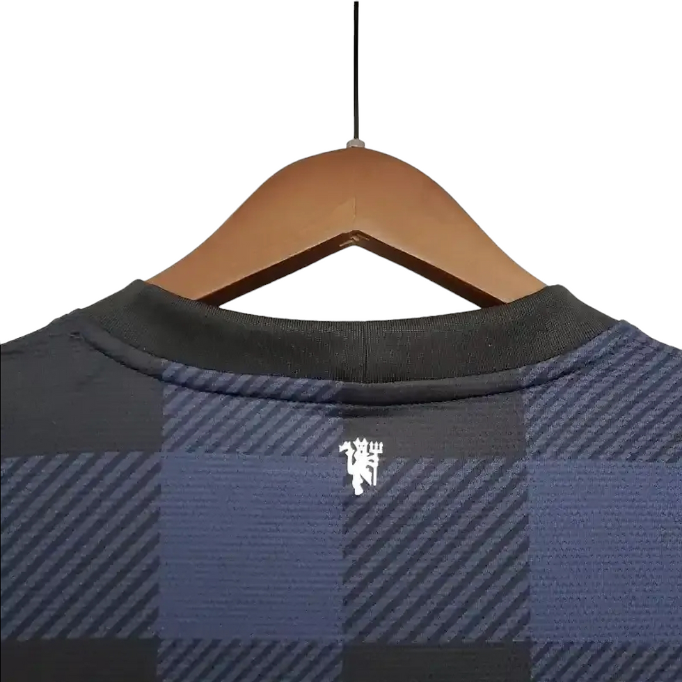 Thumbnail: Retro Manchester United 3rd Shirt 2013/2014