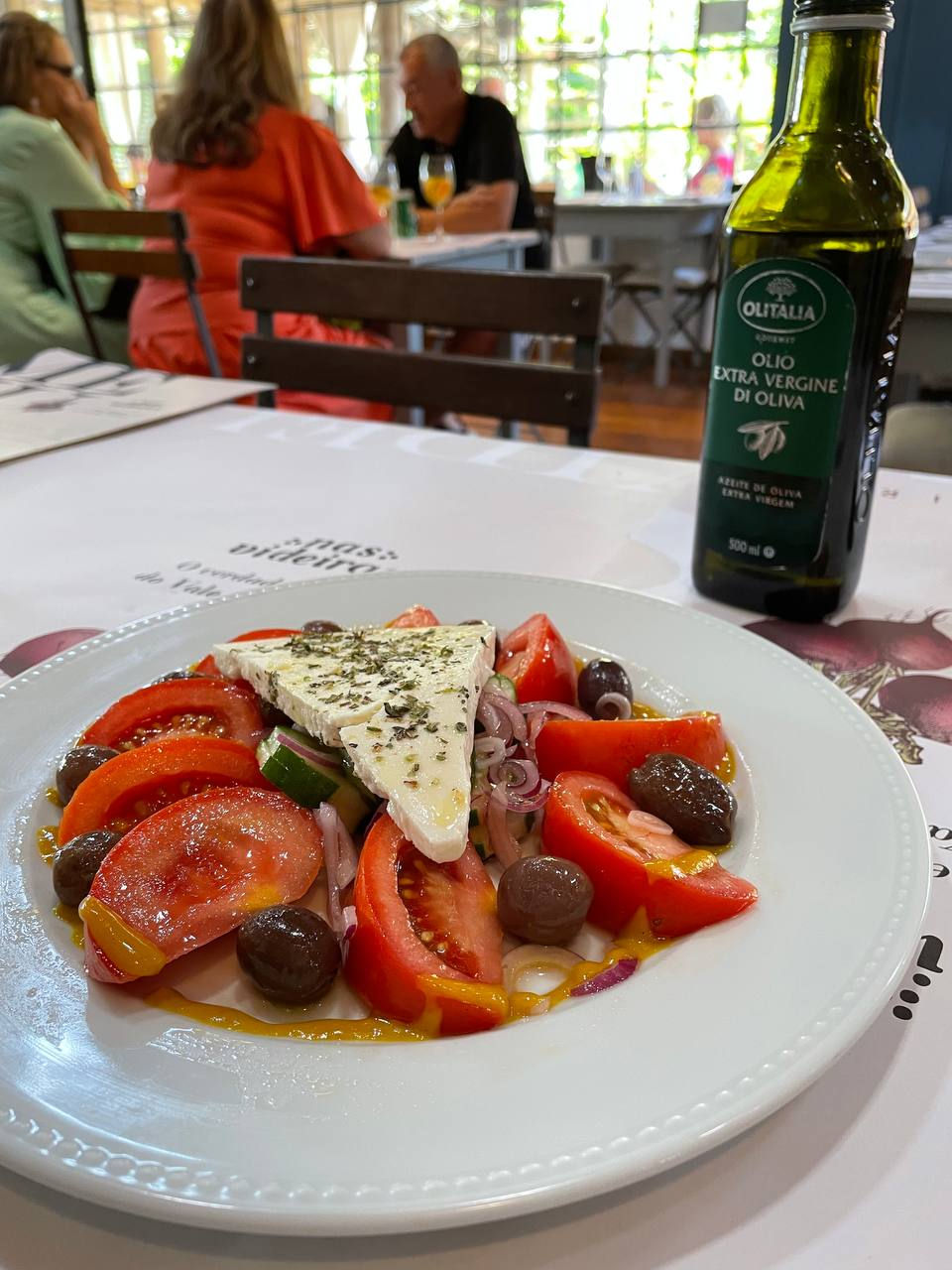 prato com salada