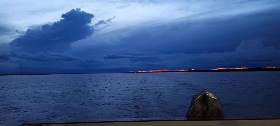 pôr do sol no barco