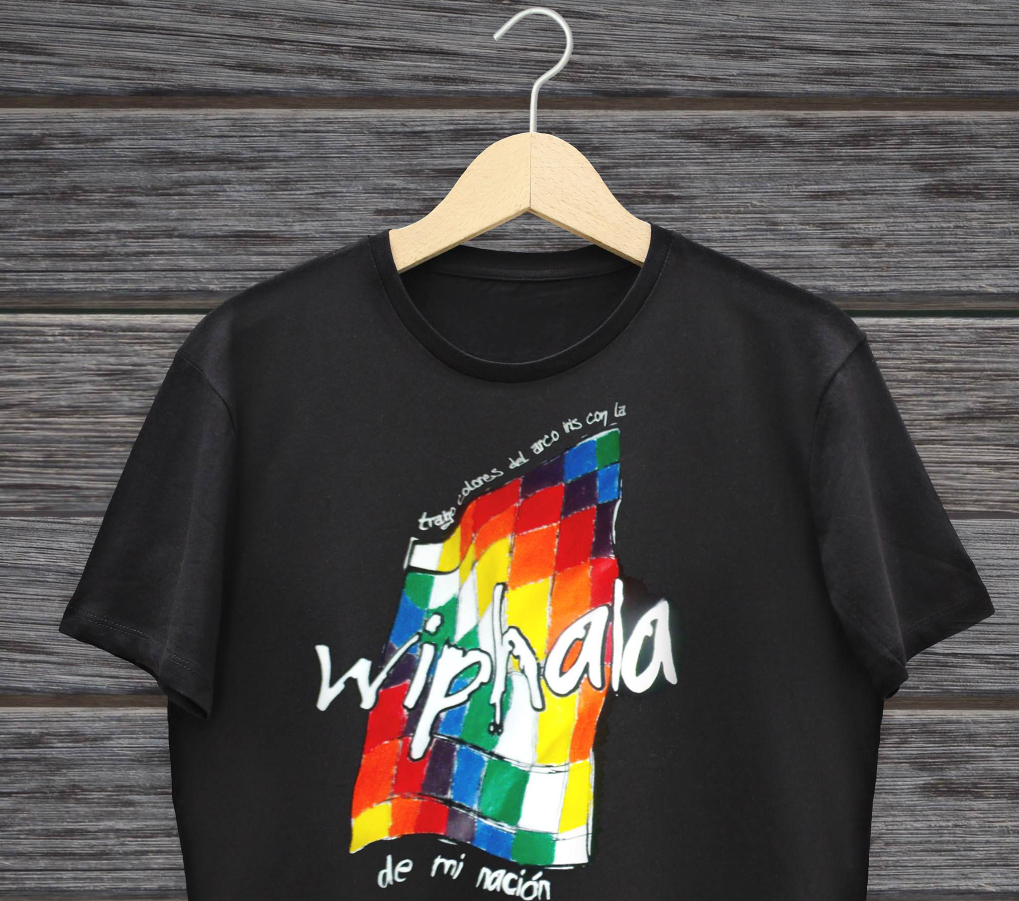 REMERA NEGRA WIPHALA