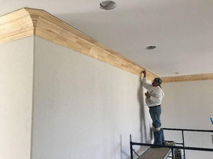 Construction - Crown Molding Living - DFW Custom Homes
