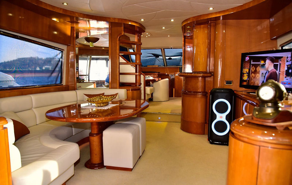 Paseo en barco con alojamiento