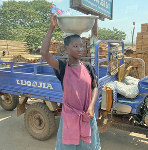 women of Ghana street vendor