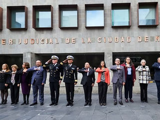 PJCDMX recibe de la SEMAR una Bandera Nacional; se refrendan principios de lealtad, disciplina, vocación de servicio, respeto a la ley y permanencia institucional