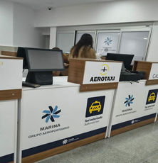Dolosamente dañan a permisionarias de taxis al reinstalar casetas de venta de boletos en el AICM
