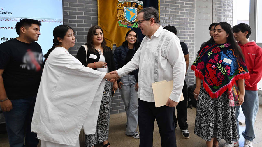 Custodia de archivos de pueblos originarios y afrodescendientes, cultivo de cosmovisiones y regiones: Leonardo Lomelí
