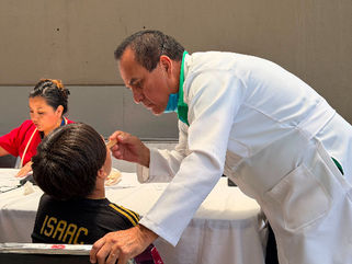 Alessandra Rojo de la Vega invita acudir a la expedición de certificados médicos escolares gratuitos