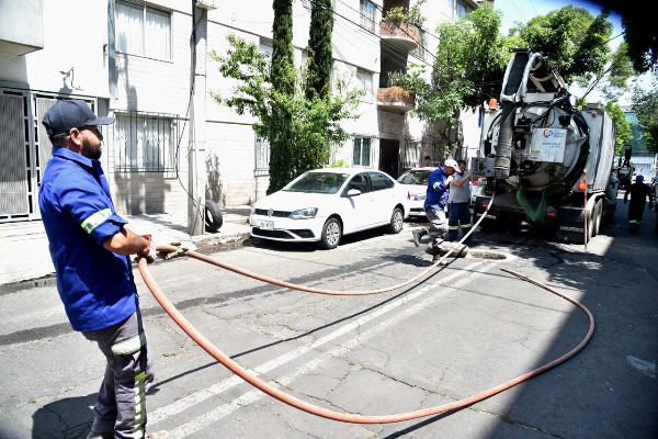 Alcaldía Benito Juárez implementa trabajos de desazolve previo a temporada de lluvia