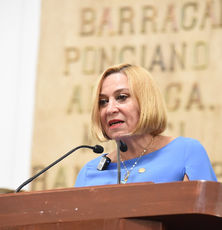 Olivia Garza propone habilitar zonas específicas para taxis de plataformas digitales en el AICM