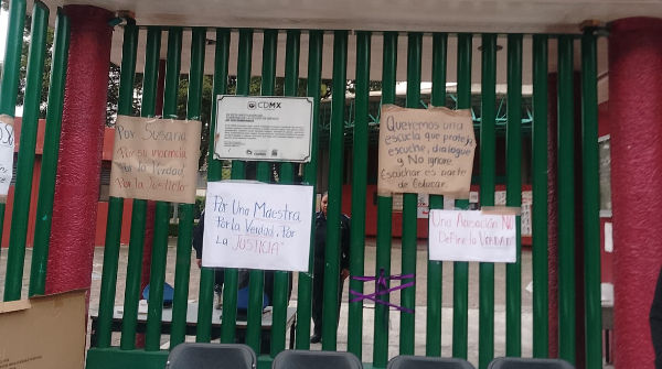 Estudiantes del IEMS Azcapotzalco toman su plantel, exigen justicia para la maestra Susana García
