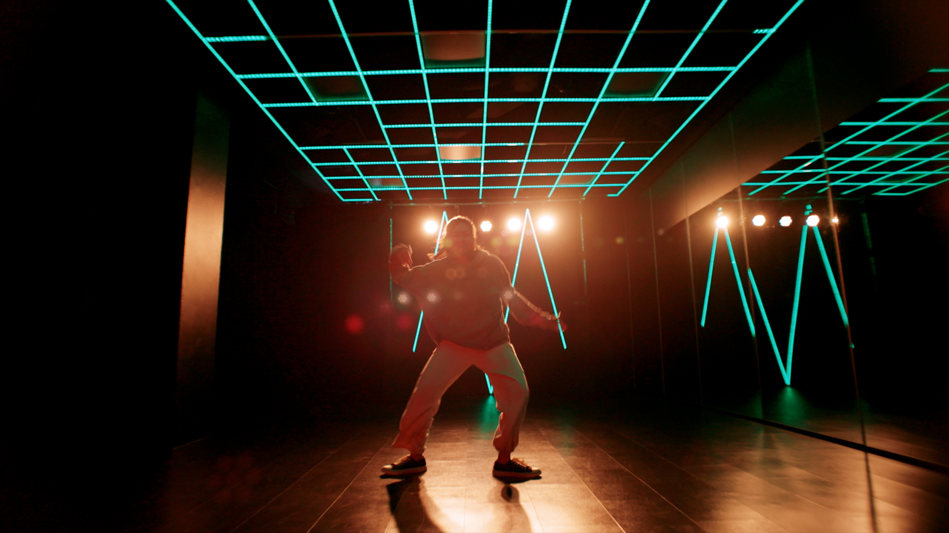 Lenovo Tab Plus - The Dancer 30s.00_00_12_20.Still007.jpg