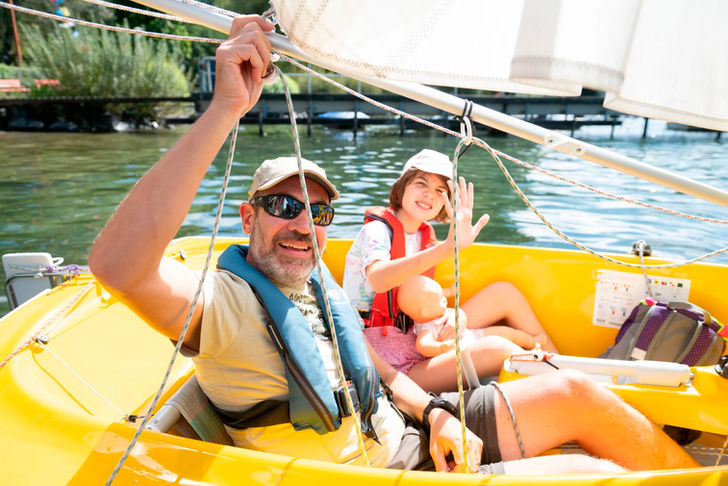 zu dritt in einem Boot