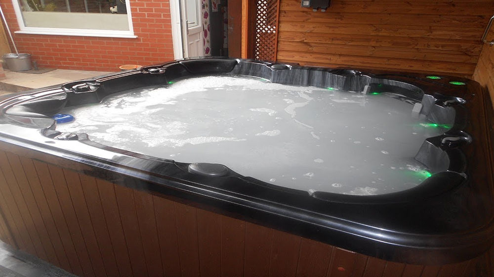 6 Easy Steps to Rectify Hot Tub Cloudy Water