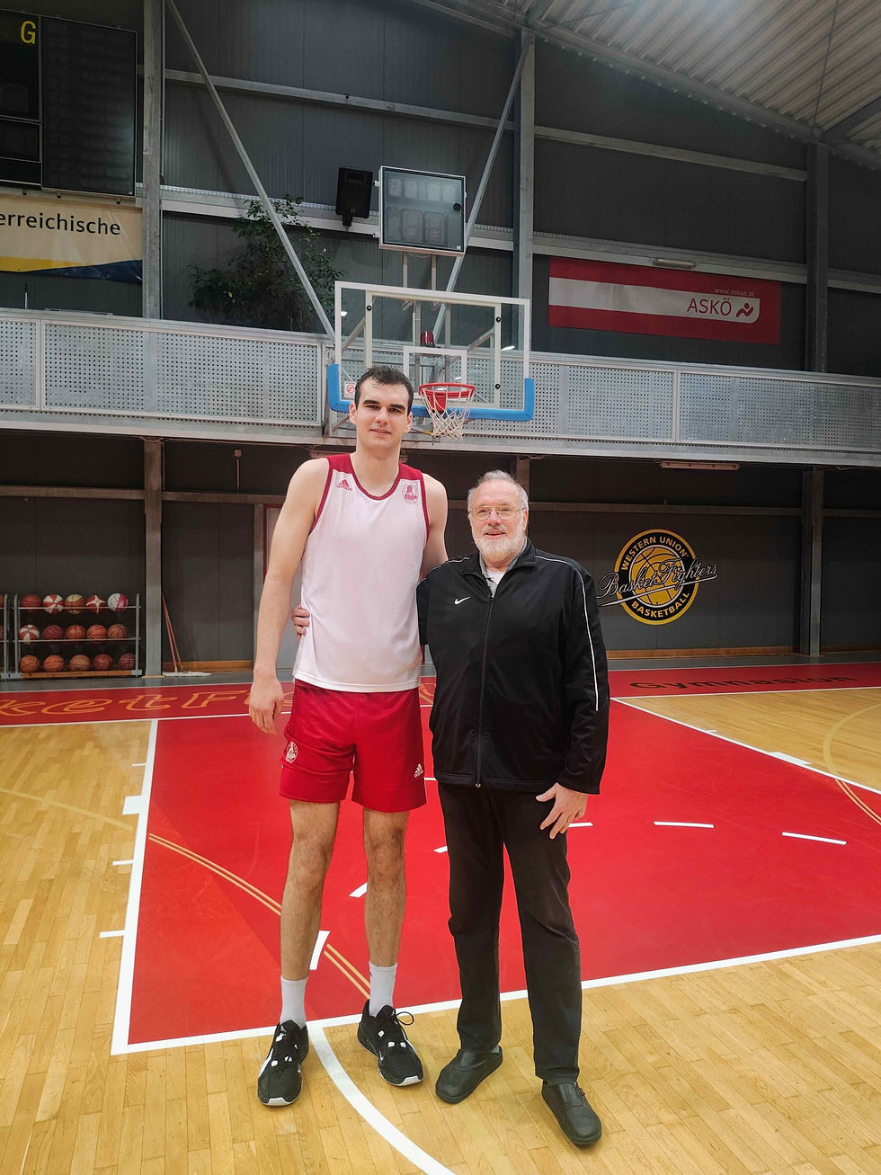 Ich bin ja auch nicht klein, aber gegen Filip chancenlos, Heinz