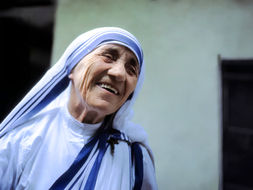Madre Teresa: "Si prendono più cura dei cani e dei gatti che degli uomini. Non avrebbero permesso che una cosa del genere succedesse alle loro bestiole"
