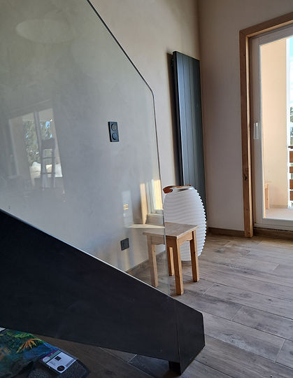 Intégration du verre dans limon d'escalier