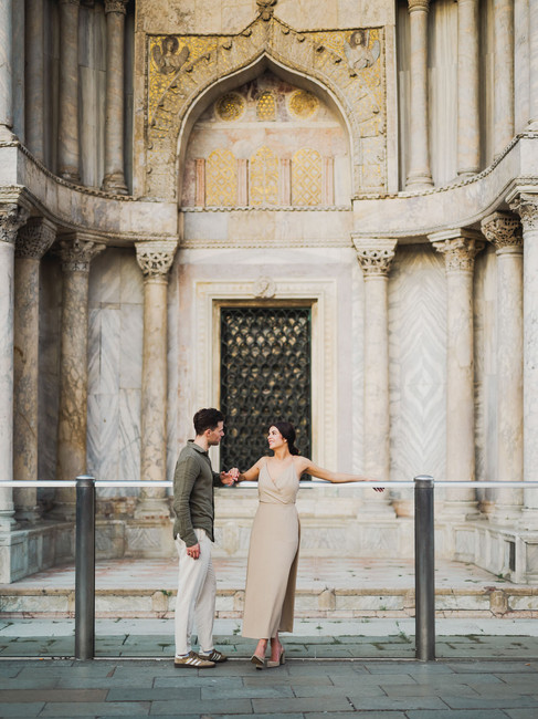Séance fiançailles Venise – Devant la basilique Saint-Marc