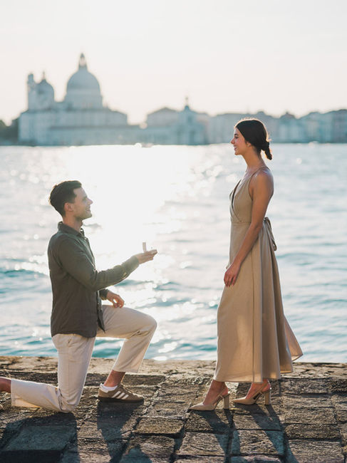 Photo shoot fiançailles Venise – Demande au coucher du soleil