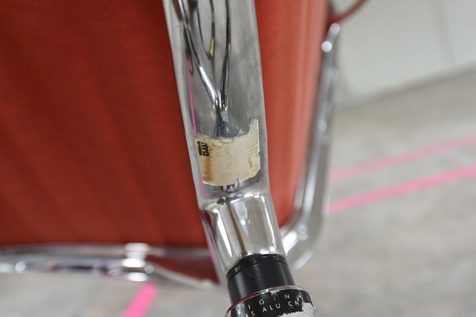 Miniaturbild: Aluminium EA116 Sessel von Charles & Ray Eames für Vitra