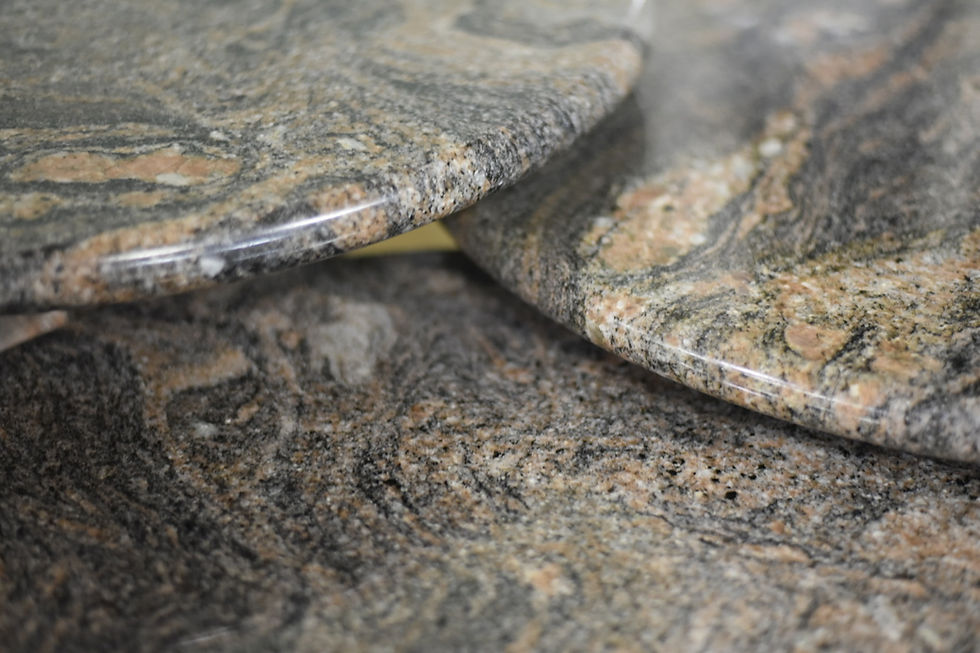 Miniaturbild: Couchtische aus Naturstein