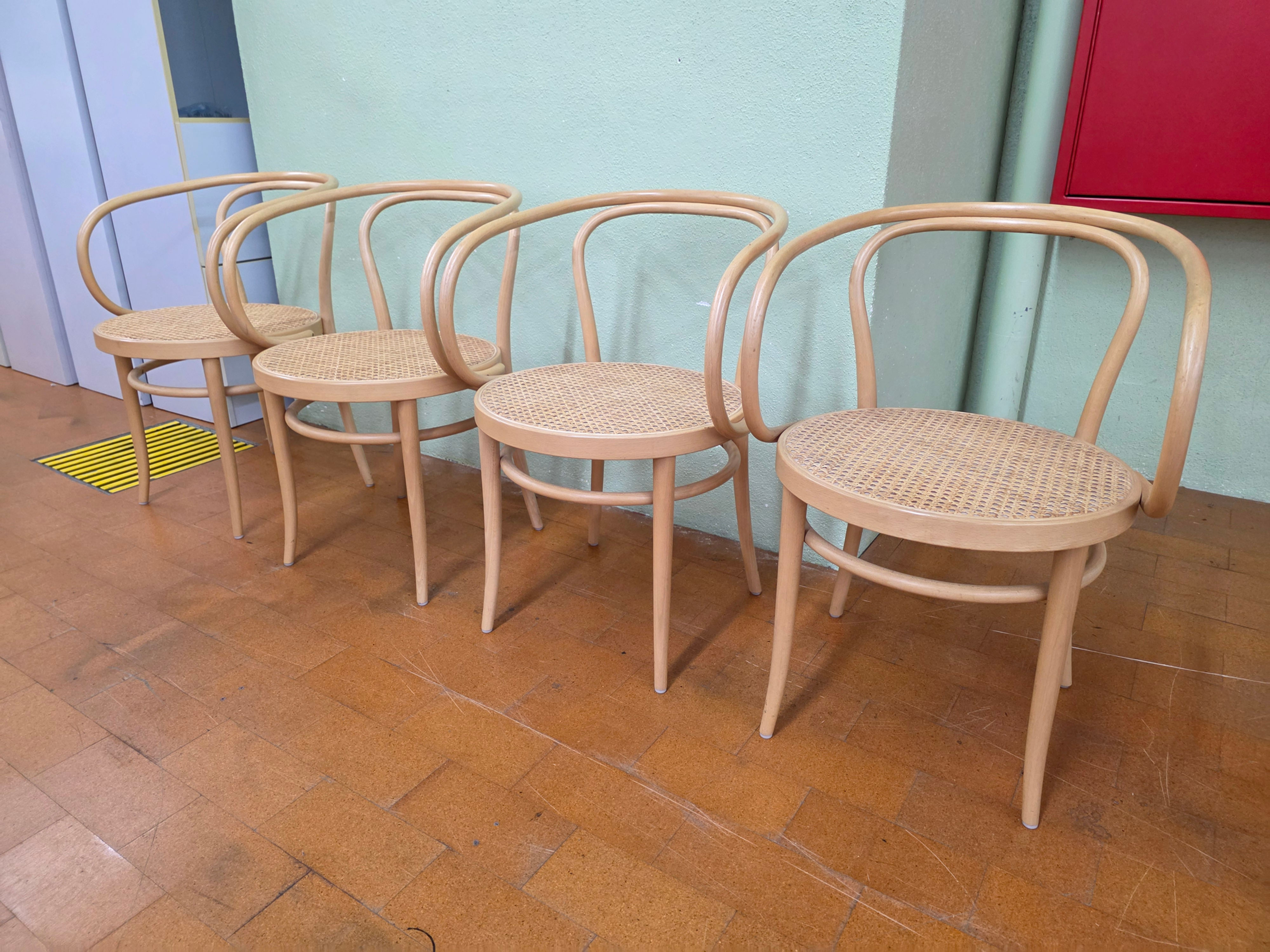 Designer Stühle Thonet Modell 209 Bugholzstühle