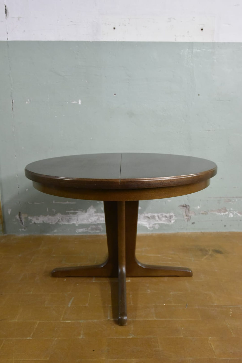 Miniaturbild: Auszihbarer Tisch aus Holz Mid Century