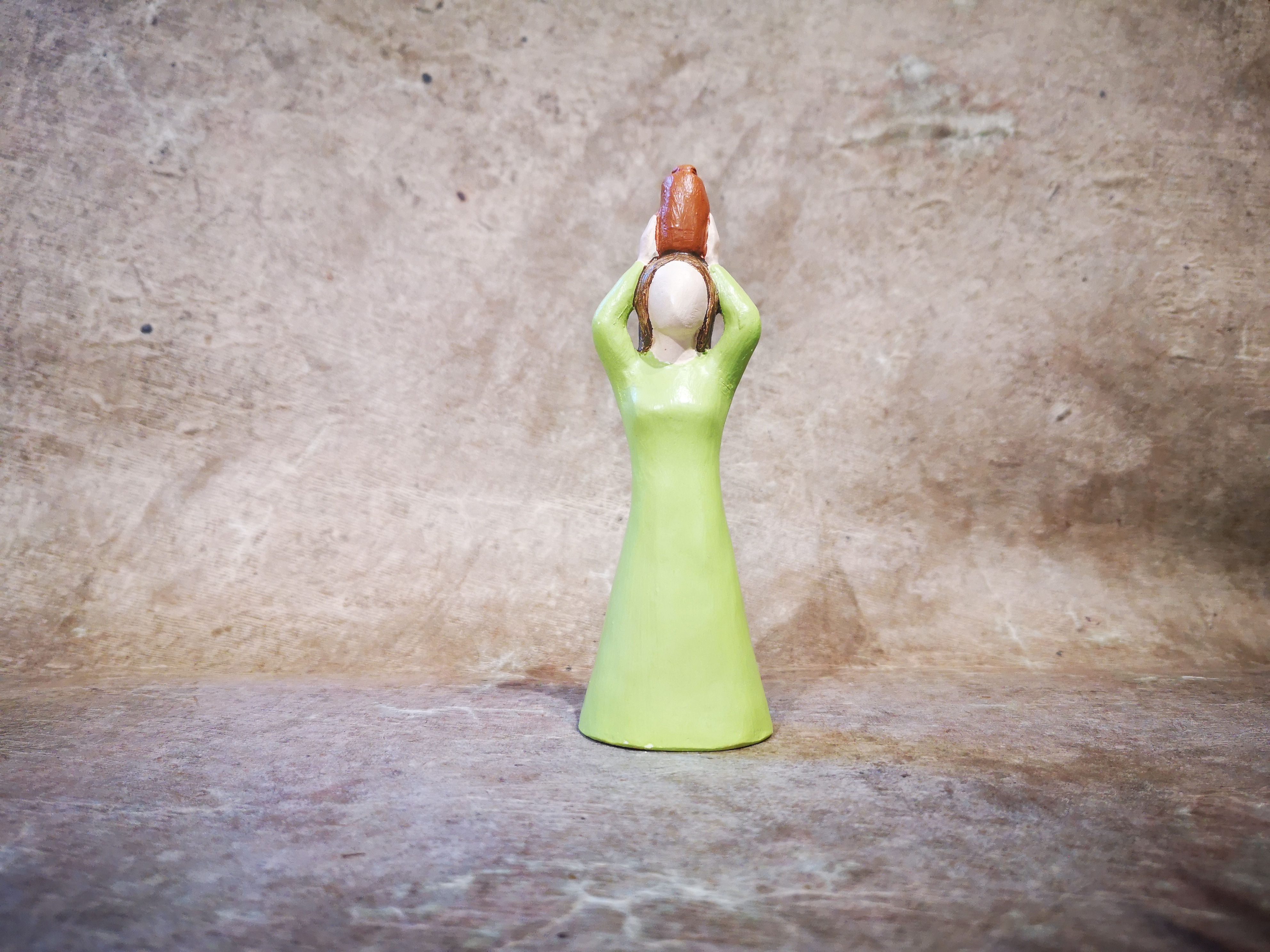 Femme à la Jarre Onillon