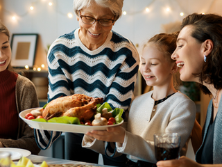 Easy Thanksgiving Hosting Tips For Busy Women