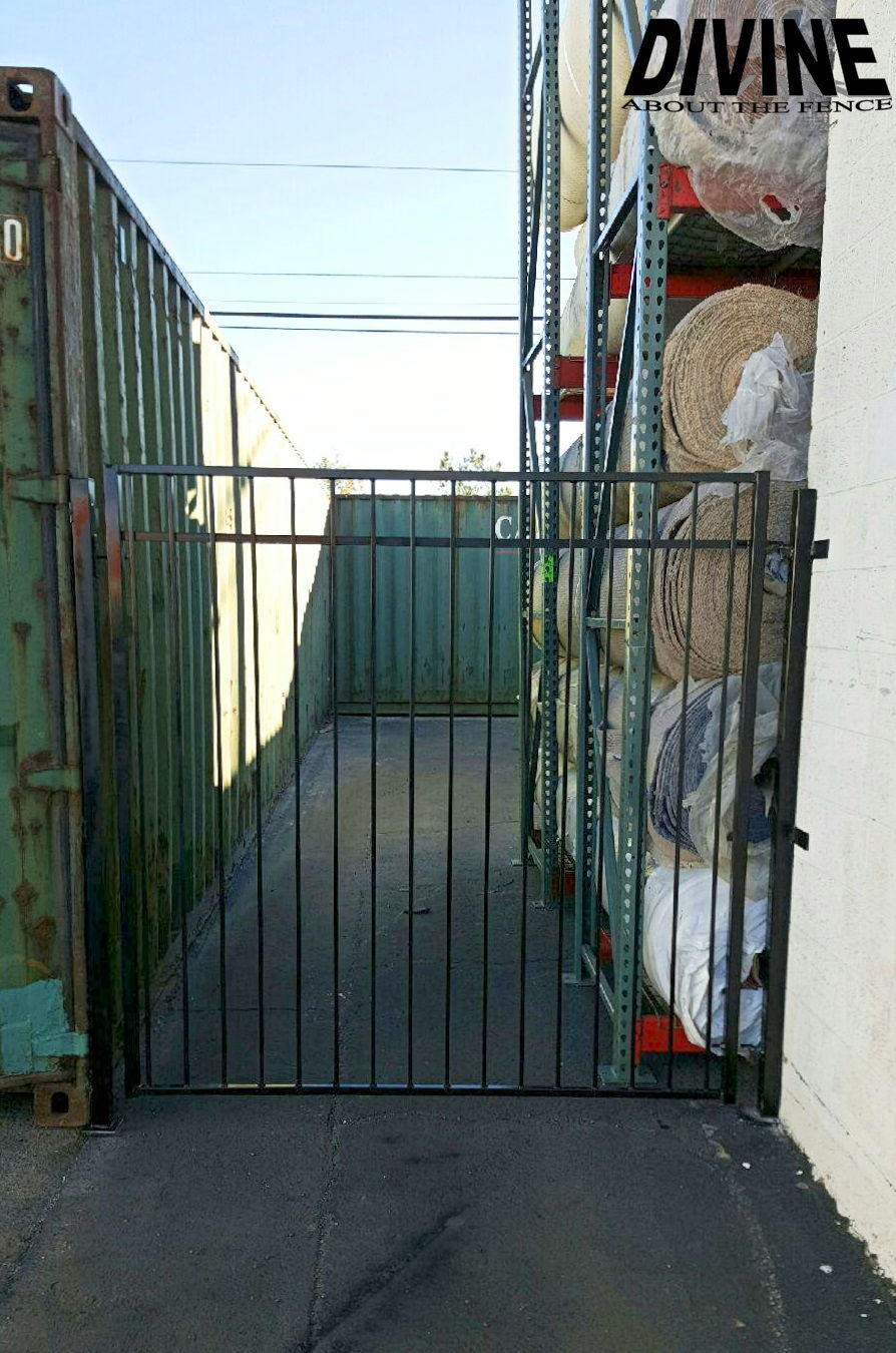 39IG. Iron Side Gate