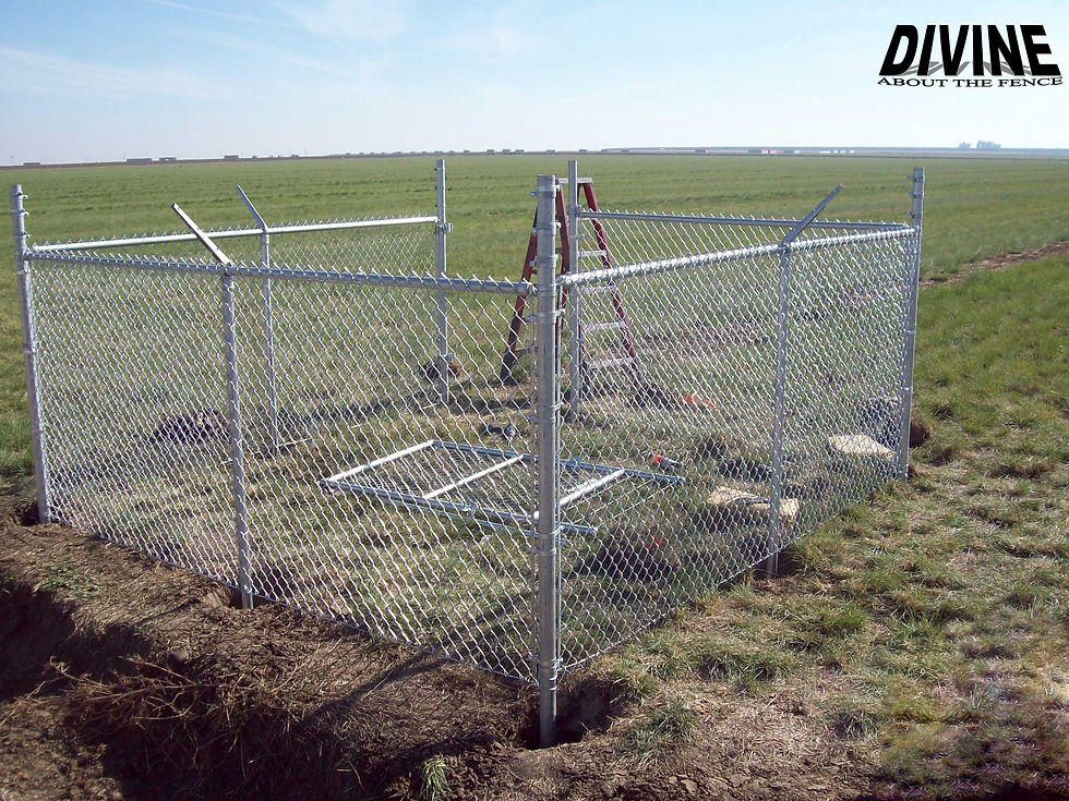 2En. Chain Link Enclosure