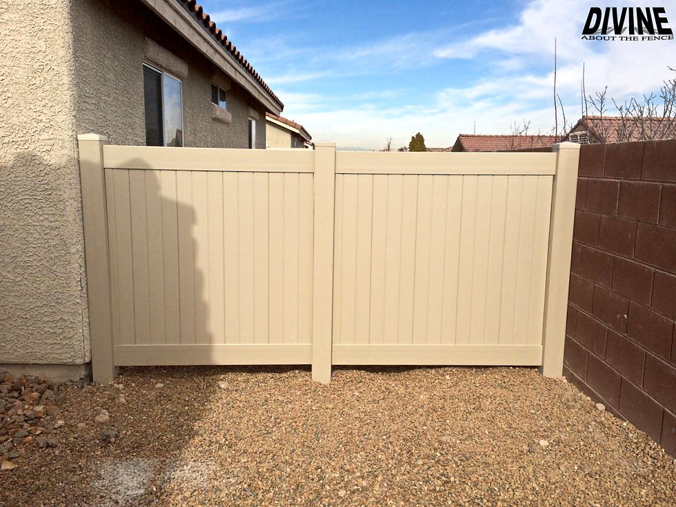 36V. Privacy Vinyl Fence