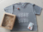 Miniatura: camisa cinza com estampa na tecnica Vybiika Ucraniana ovo chaveiro com desenho Petrykivka e vela flor