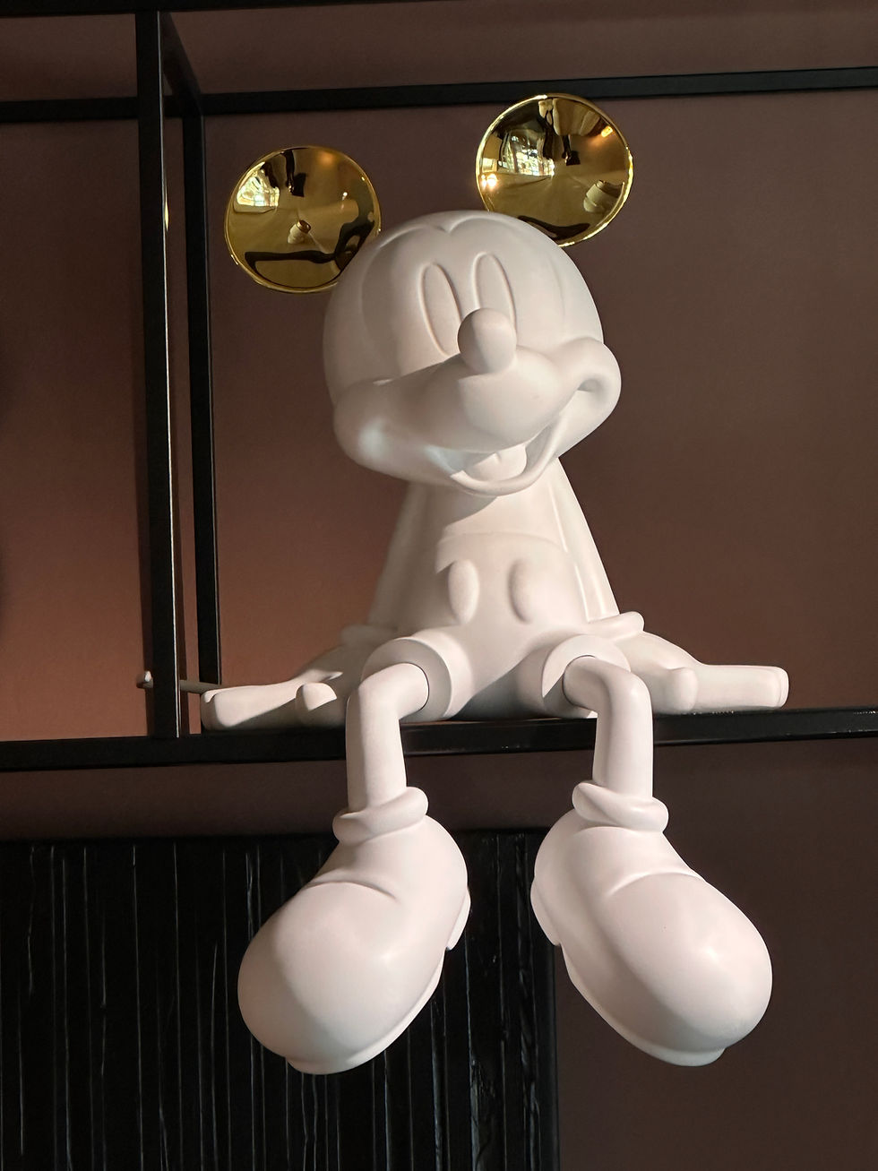 Miniaturbild: MICKEY SITTING ON -  white / gold - 48cm