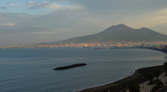 Golf von NeapelVesuv_edited.jpg