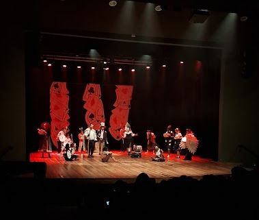A peça “Alice”, da Cia E!ta, é um dos grandes espetáculos da 23ª Campanha de Popularização do Teatro e da Dança. Foto: João Xavier.