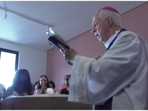 Dom Gil leva assistência às famílias enlutadas no Cemitério Municipal e faz apelo pela solidariedade às vítimas