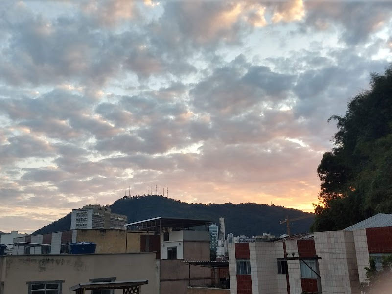 Tempo segue nublado e temperaturas devem subir gradualmente ao longo da semana em Juiz de Fora e região