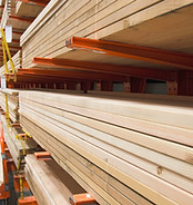 Pasillo de la tienda de madera