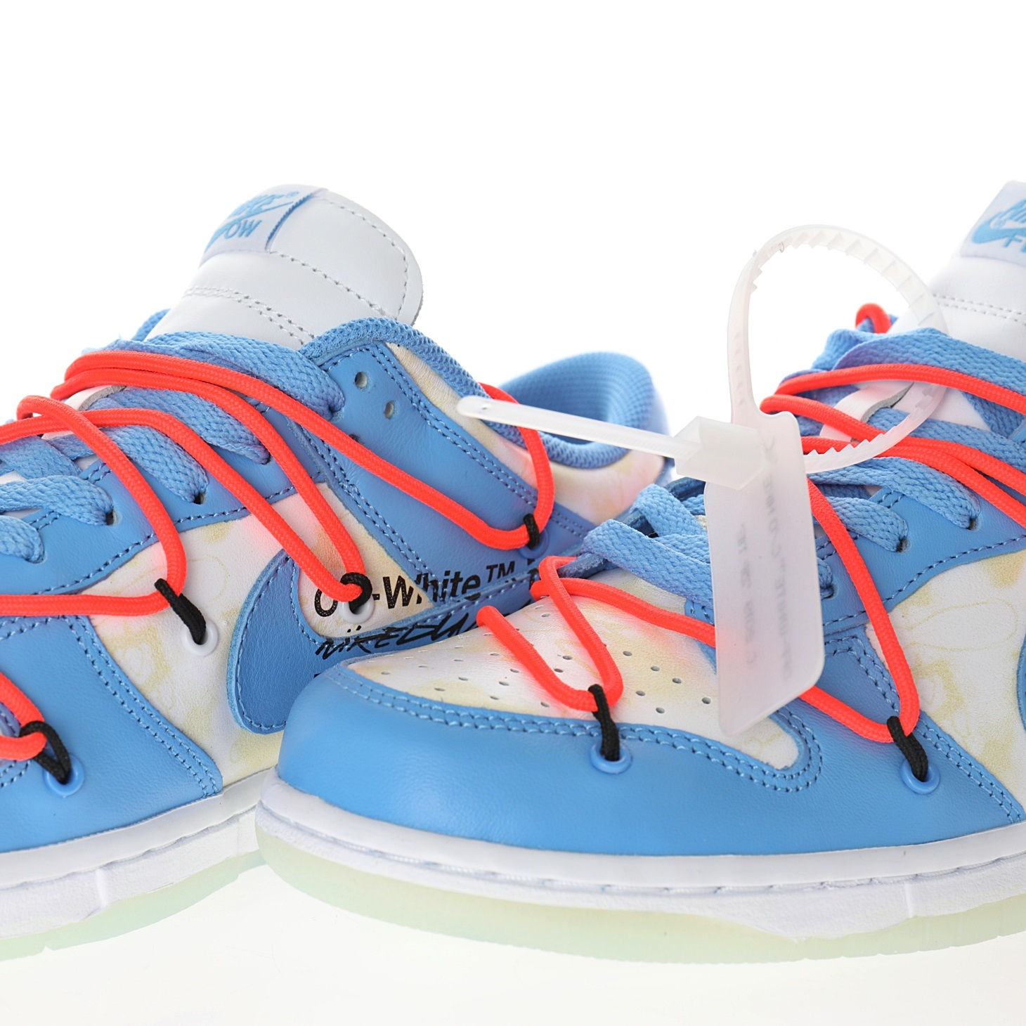 Nike SB Dunk Low Off-White™️ x Futura