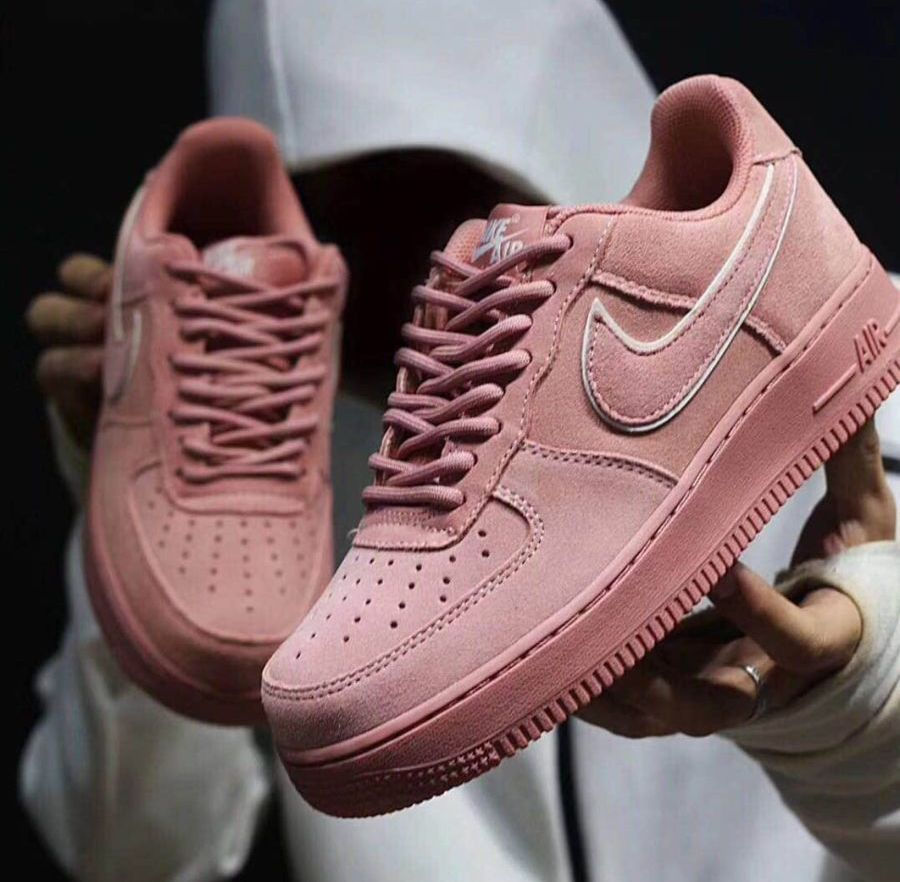 Tênis Nike Air Force 1 CG69