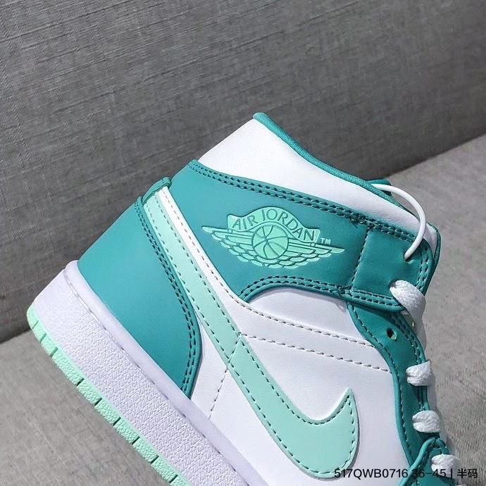 Miniatura: Air Jordan 1 Mid "Arine Green"