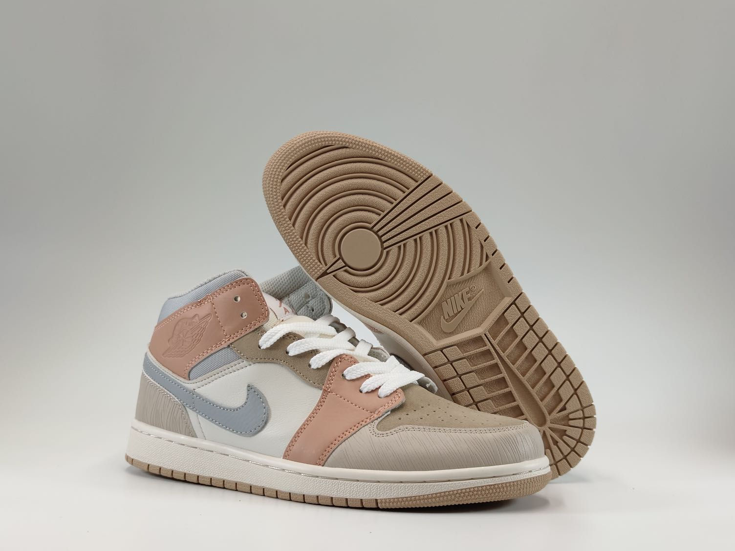 Air Jordan 1 Mid